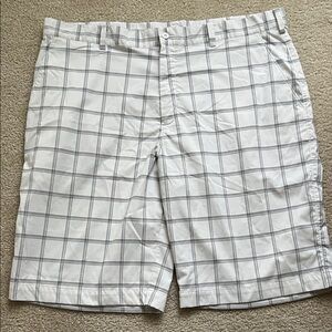 Nike Men's Gray Checkered Golf Shorts